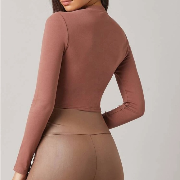 Minimalist 90s crop top long sleeve shirt redwood - Picture 3 of 9